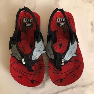 Reef Toddler 5/6 red and black shark sandals